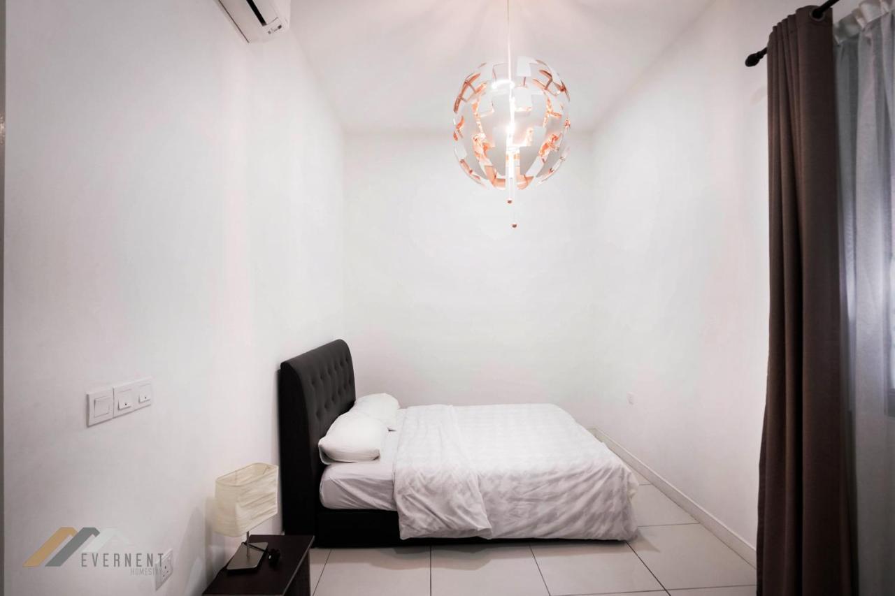 Marina Times Square Homestay By Evernent Miri Extérieur photo